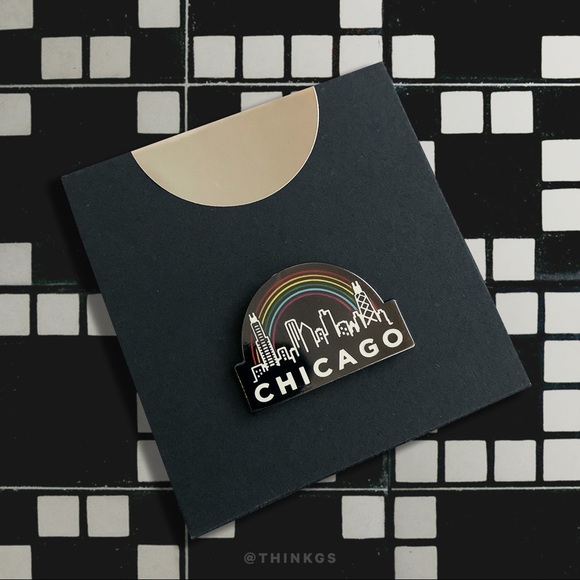 🌈 CHICAGO Retro LGBT Pride Rainbow Enamel Pin - Picture 1 of 3